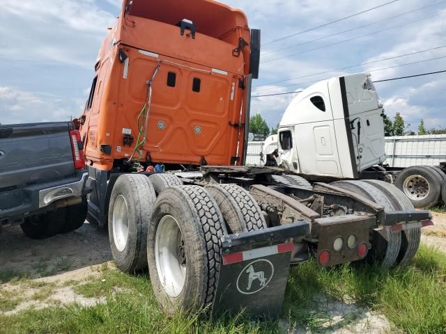 2014 Freightliner Cascadia 125