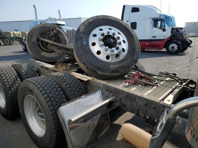 2011 Peterbilt 384