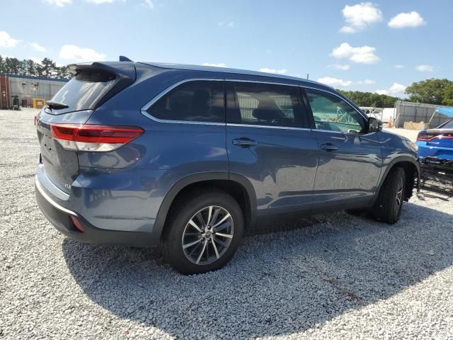 2019 Toyota Highlander SE