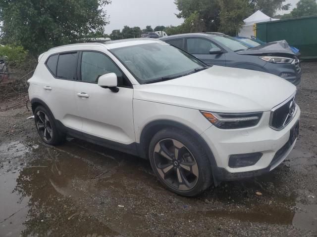 2020 Volvo XC40 T5 Momentum