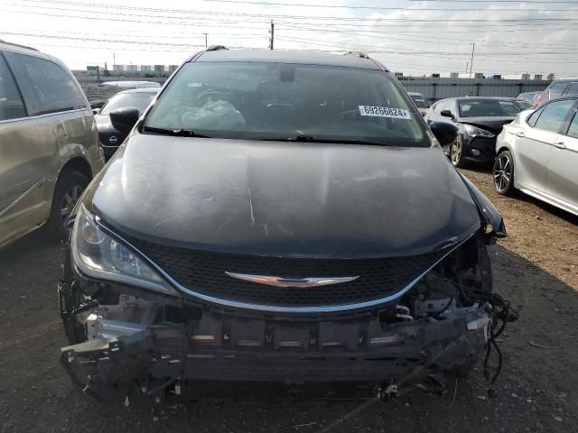 2017 Chrysler Pacifica Touring L Plus