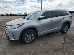 Salvage cars for sale at Indianapolis, IN auction: 2017 Toyota Highlander SE