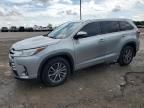 2017 Toyota Highlander SE