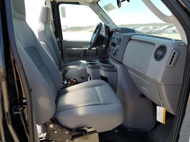 2024 Ford Econoline E350 Super Duty Cutaway Van