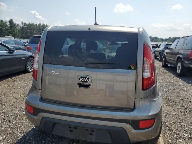 2013 KIA Soul +