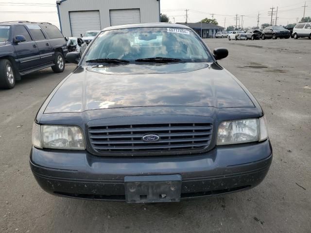 2004 Ford Crown Victoria LX