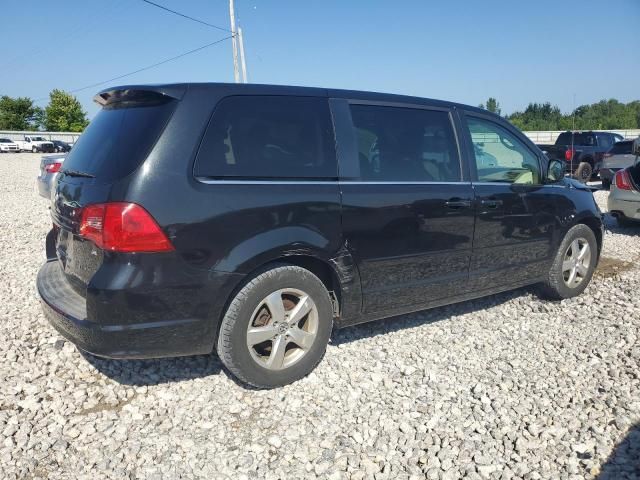 2010 Volkswagen Routan SE