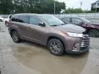 2017 Toyota Highlander SE