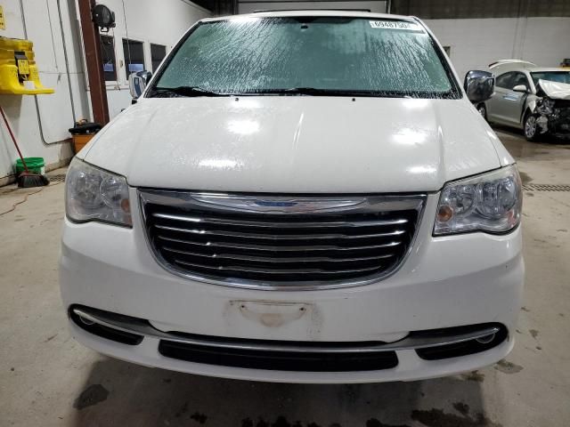 2013 Chrysler Town & Country Touring L