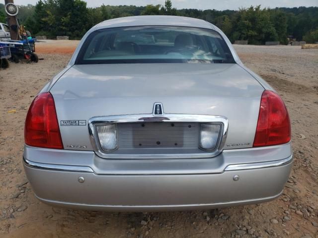 2004 Lincoln Town Car Executive