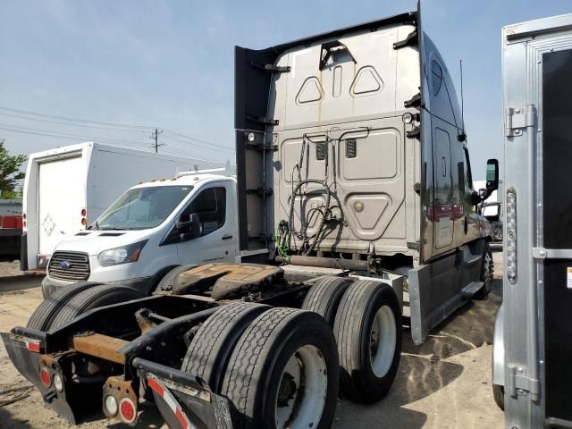 2013 Freightliner Cascadia 125