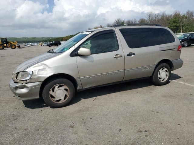 2003 Toyota Sienna LE