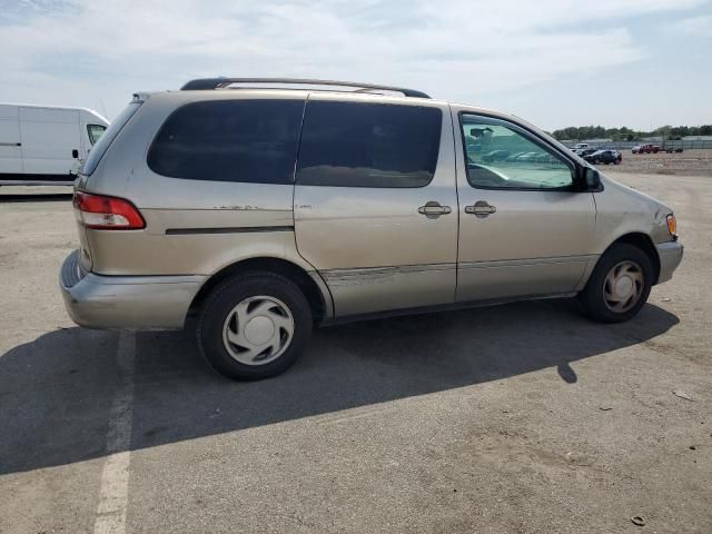 2003 Toyota Sienna LE