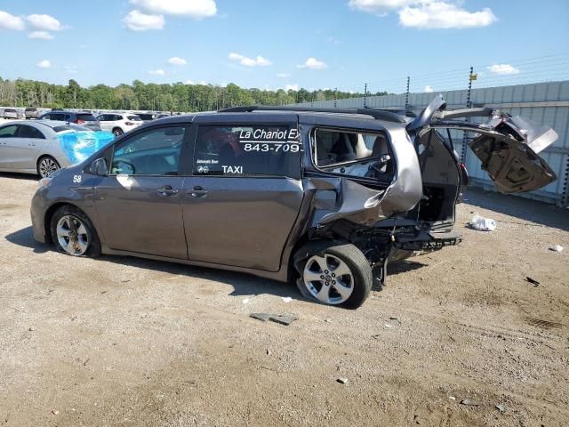 2020 Toyota Sienna LE