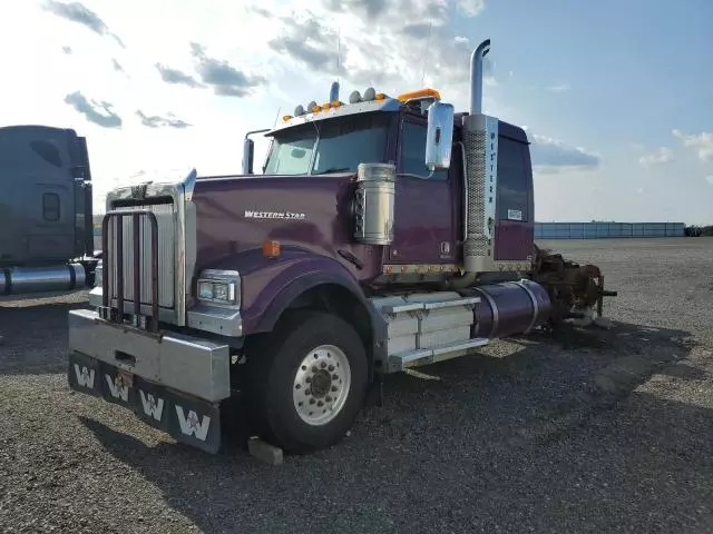 2019 Western Star Conventional 4900FA