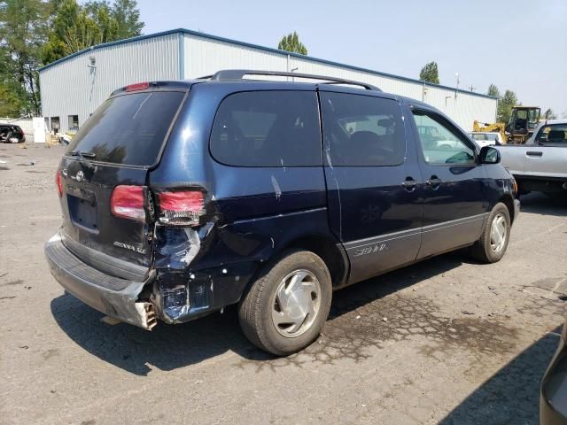 2003 Toyota Sienna LE