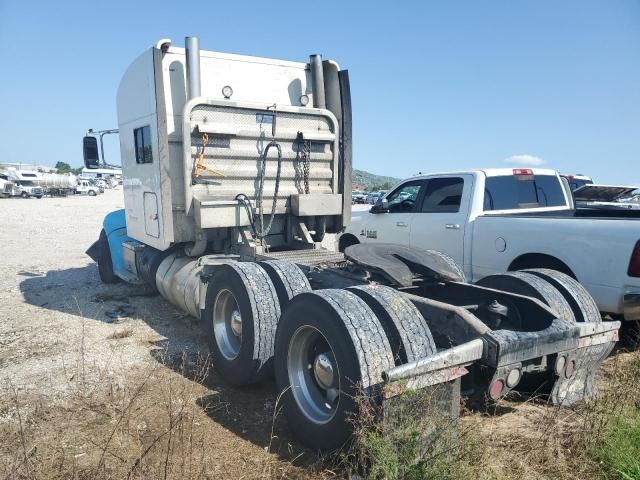 2013 Peterbilt 384