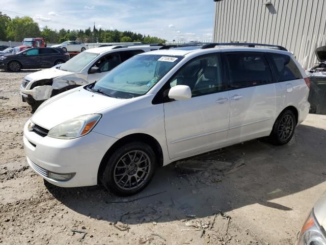 2004 Toyota Sienna XLE