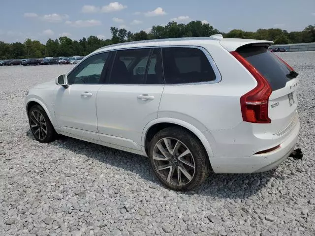 2022 Volvo XC90 T6 Momentum