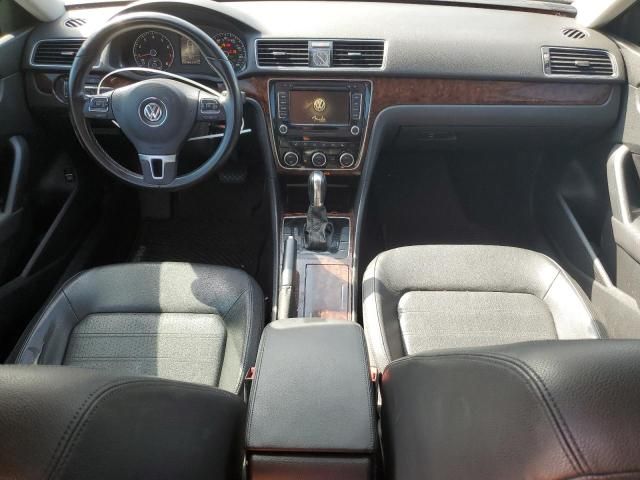 2012 Volkswagen Passat SEL