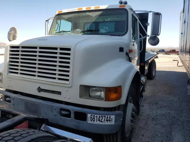 2001 International 4000 4900