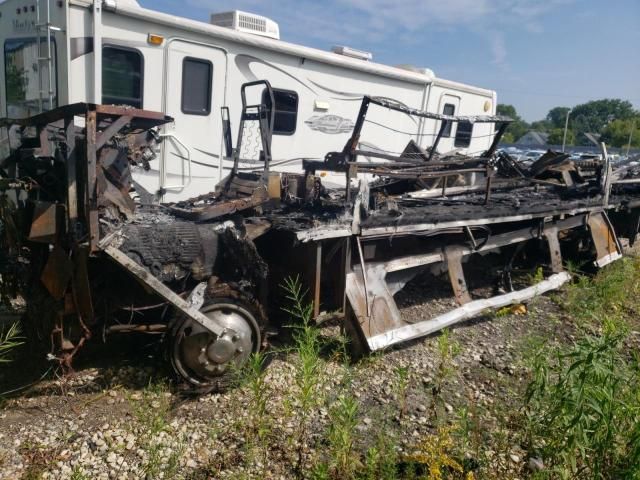 2004 Fleetwood 2004 Ford F550 Super Duty Stripped Chassis