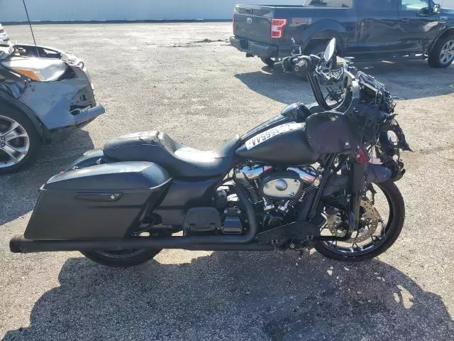 2017 Harley-Davidson Fltrxs Road Glide Special