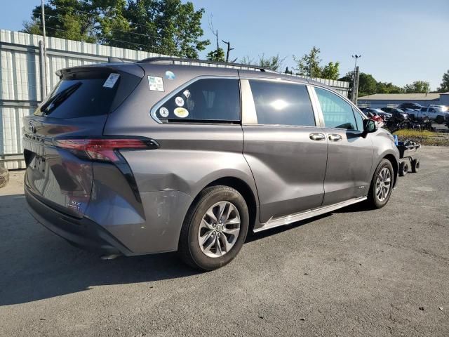 2021 Toyota Sienna XLE