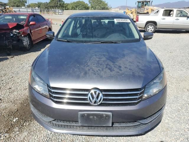 2014 Volkswagen Passat SE