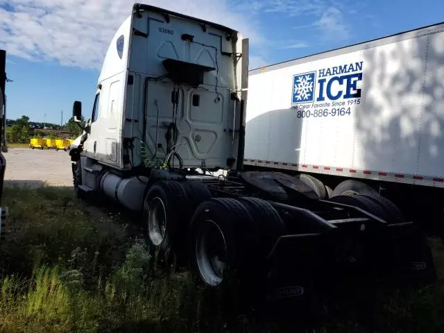 2012 Freightliner Cascadia 125