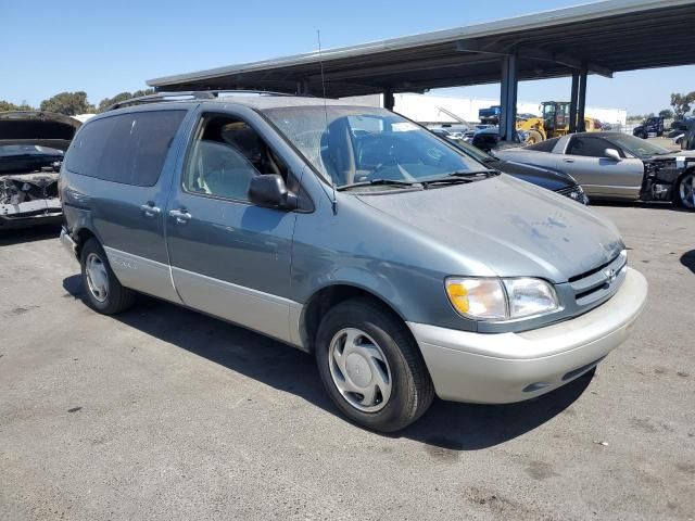 1999 Toyota Sienna LE