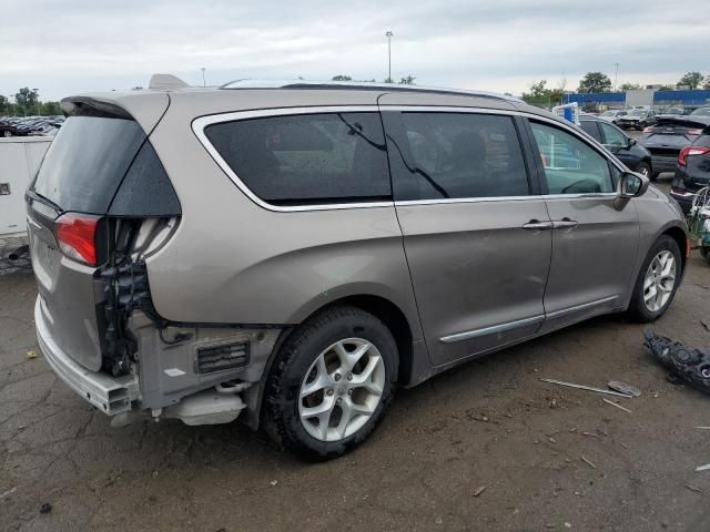 2017 Chrysler Pacifica Touring L Plus