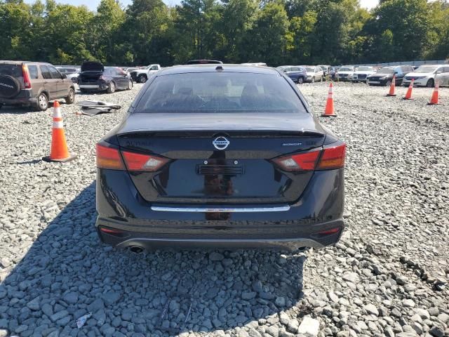 2022 Nissan Altima SR