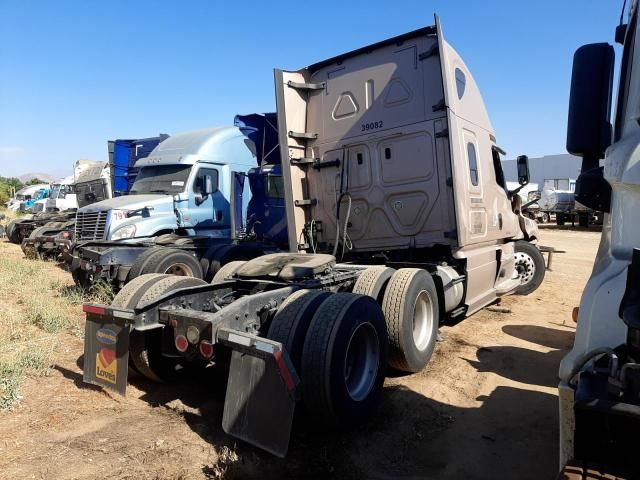 2019 Freightliner Cascadia 126