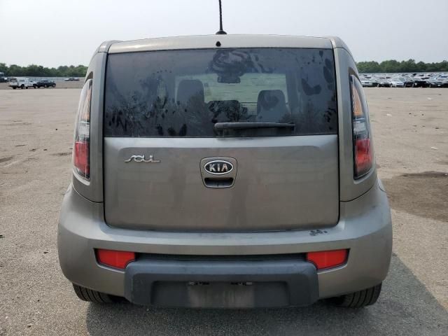 2011 KIA Soul +