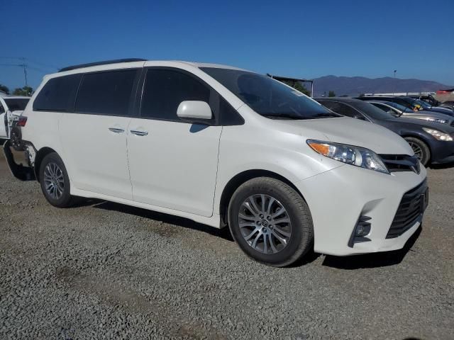 2020 Toyota Sienna XLE