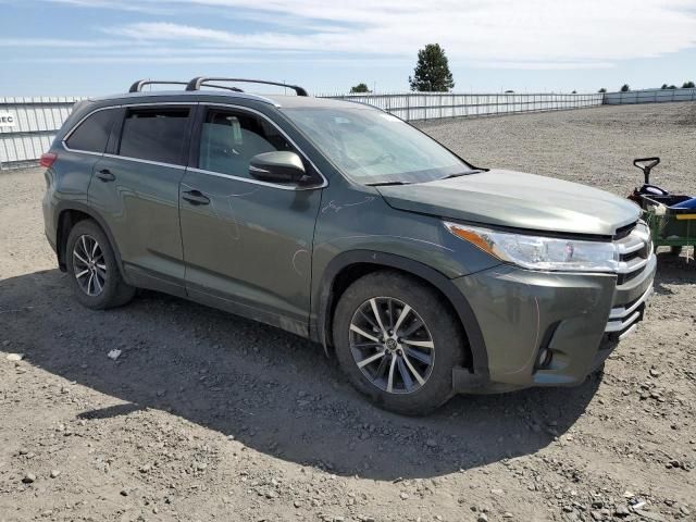 2017 Toyota Highlander SE