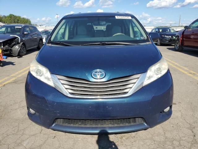 2011 Toyota Sienna XLE