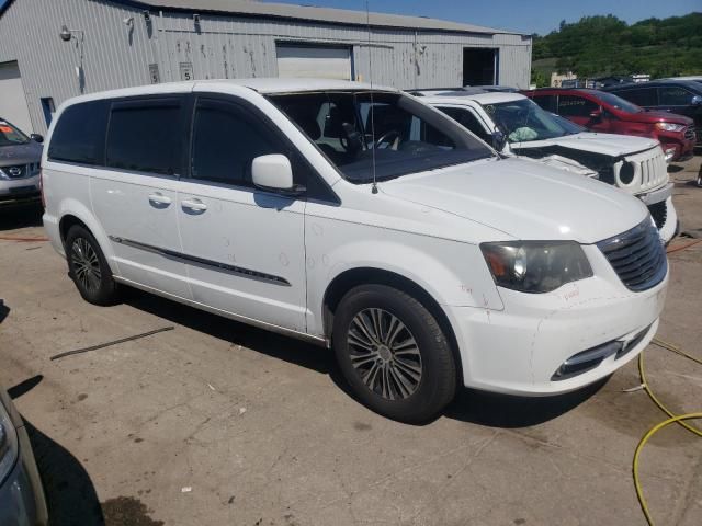 2014 Chrysler Town & Country S