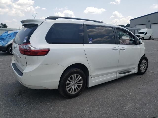 2016 Toyota Sienna XLE