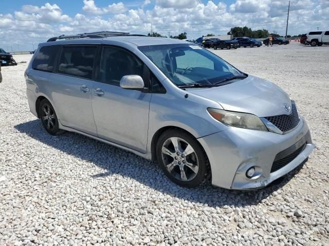 2011 Toyota Sienna Sport