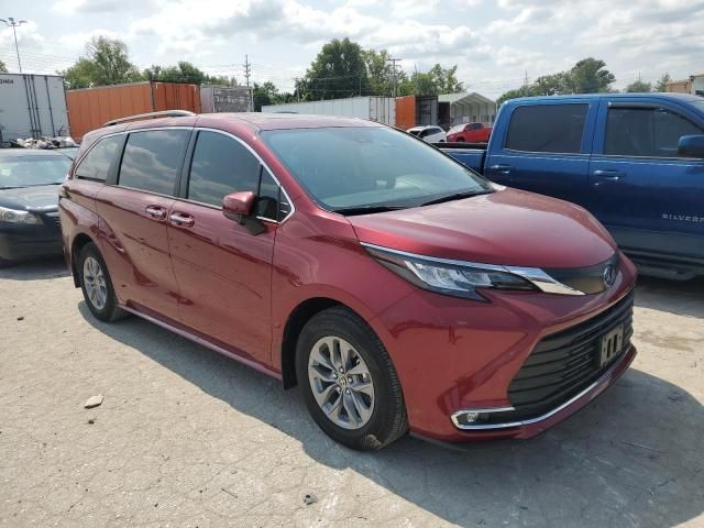 2022 Toyota Sienna XLE