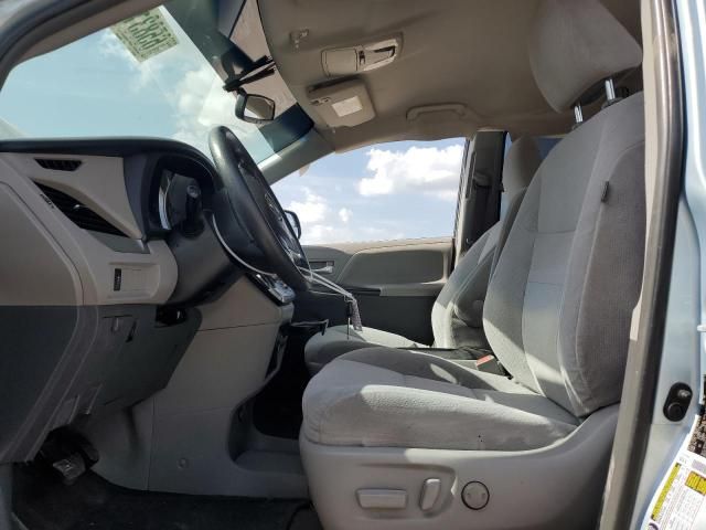 2016 Toyota Sienna LE