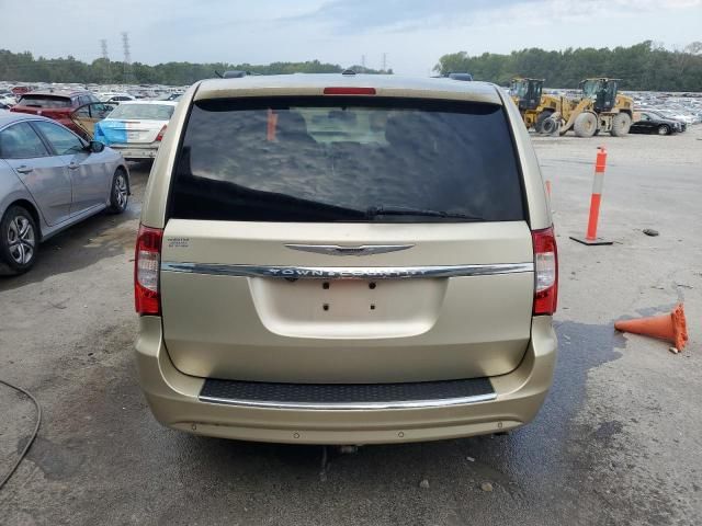 2011 Chrysler Town & Country Touring L