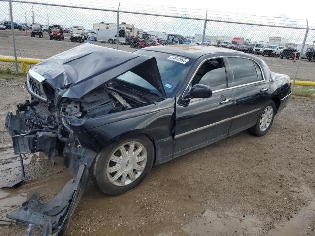 2011 Lincoln Town Car Signature Limited