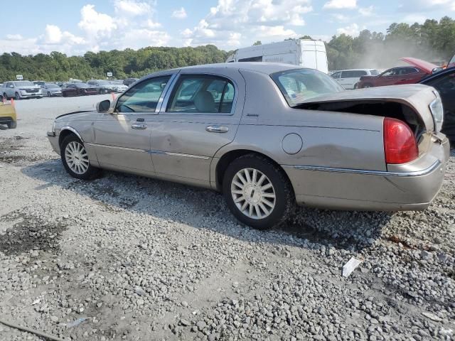 2003 Lincoln Town Car Signature