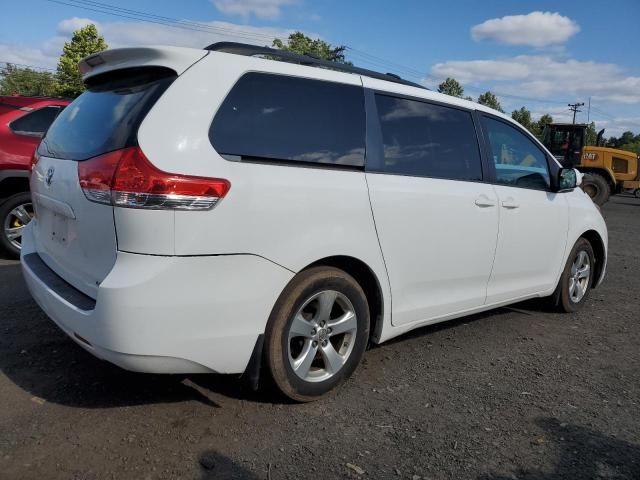 2013 Toyota Sienna LE