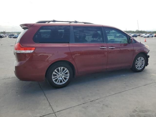 2013 Toyota Sienna XLE