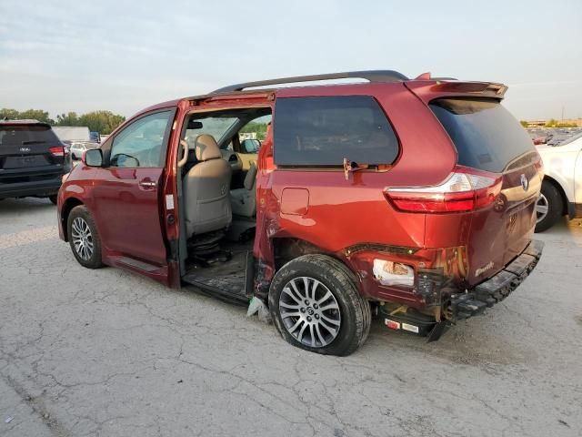 2018 Toyota Sienna XLE