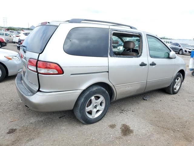 2001 Toyota Sienna LE